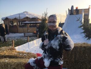 Lansingerland FM verslaggever live van de glijbaan op Lansinger Winterland