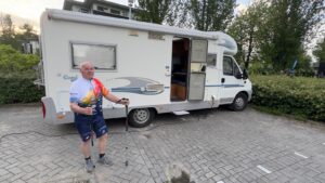 Op 82-jarige leeftijd de berg op: Een hartenkreet voor kankerbestrijding