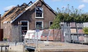 POLITIE DOET AANHOUDING IN SCHUURBRAND NA DRUGSPRODUCTIE