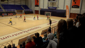 Vijftig jaar voetbalplezier: Berkel Dames 3 bereikt bekerfinale