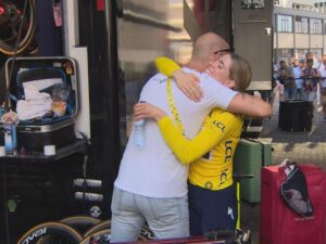 Demi Vollering wint openingsrit Ronde van Valencia