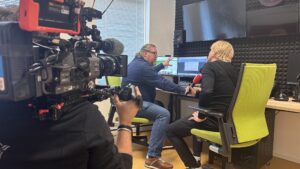 EditieNL filmt reportage over bromgeluid bij RTV Lansingerland