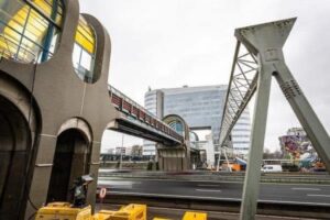 Mandela brug kan niet zo blijven