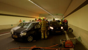 Hulpdiensten oefenen grote calamiteit in Rottemerentunnel