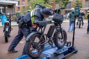 Fatbikes aanpakken. Geen waarschuwing maar direct een boete!