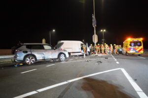 Vijf gewonden bij flinke aanrijding op N209 Bergschenhoek, één persoon aangehouden