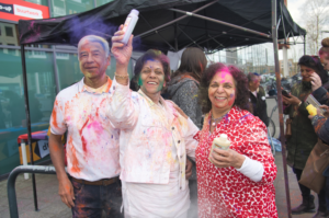 Holi Phagwa: Kleuren van Verbinding in Club Entree