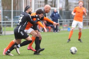 Soccer Boys schiet met scherp, Berkel laat punten liggen