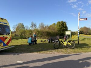 Fietser en scooterrijder in botsing op bromfietspad Landscheiding Noord Bergschenhoek