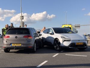 Verkeershinder en schade na aanrijding op N209 bij Bergschenhoek
