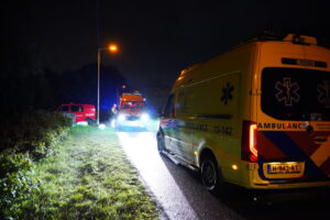 Man aangehouden nadat hij met auto in sloot belandt bij Moerkapelle; grote zoekactie door hulpdiensten