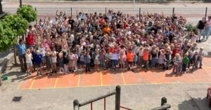Sponsorloop De Oosthoek brengt ruim 14.000 euro op voor goed doel en school