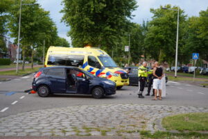 Motorrijder gewond na botsing met auto