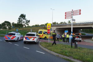 Wielrenster gewond na aanrijding met auto