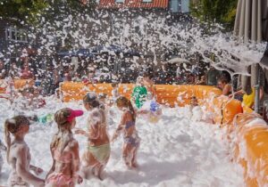 Tropical Schuimparty is een feest voor jong en oud